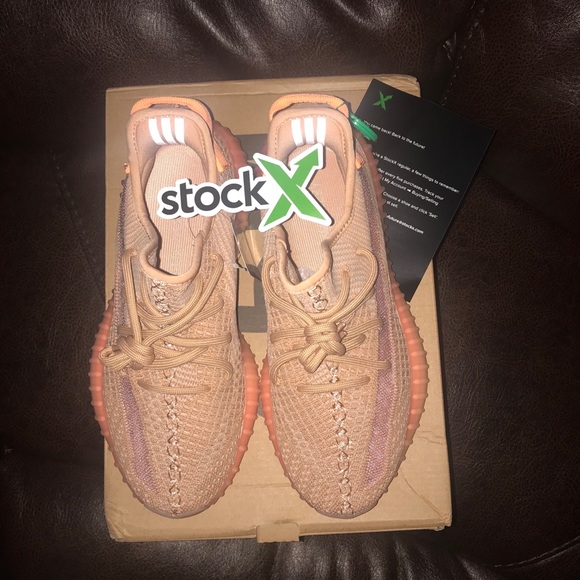 Adidas Yeezy 350 Boost v2 in Clay - Picture 4 of 6